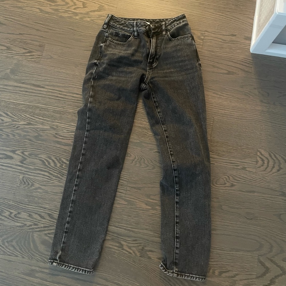 Black mom jeans